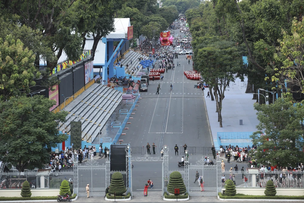 Chiến sĩ hóa học âm thầm đảm bảo an toàn cho diễu binh 30-4 (37).jpg