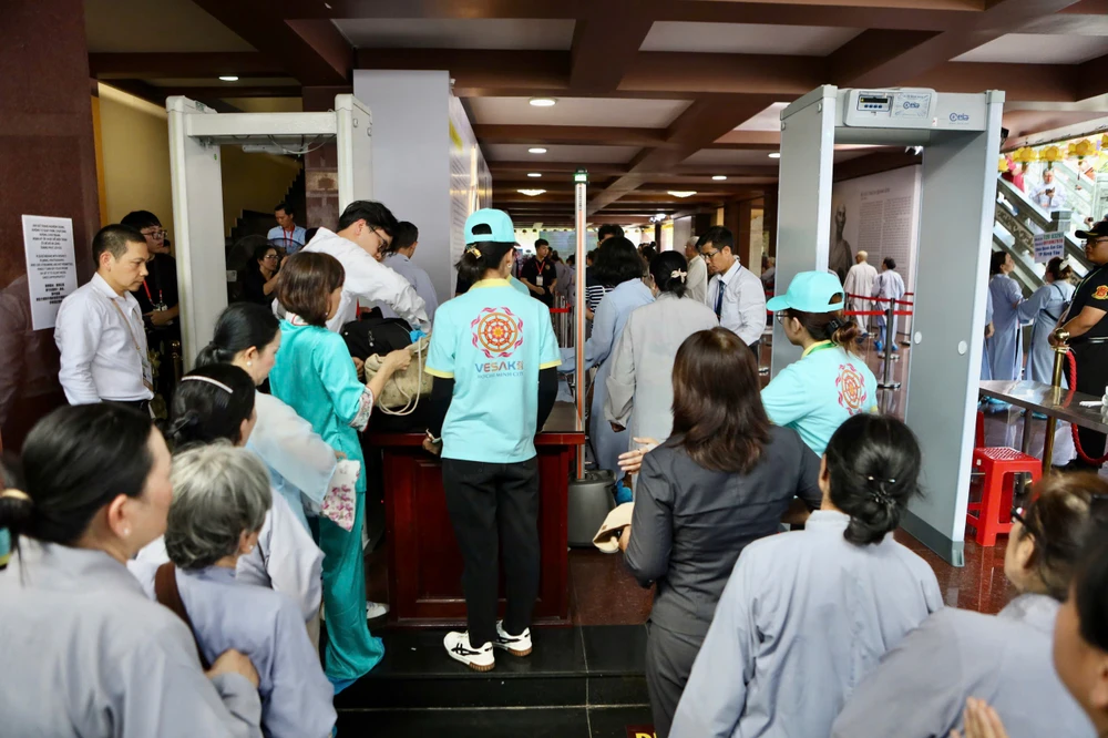 xá lợi trái tim bồ tát Thích Quảng Đức (20).jpg