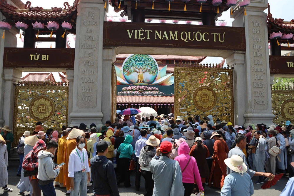 xá lợi trái tim bồ tát Thích Quảng Đức (7).jpg