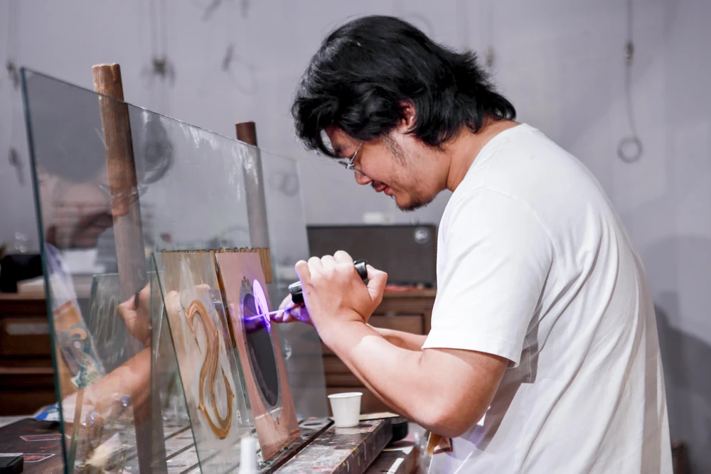 bien hieu kinh nguoc dat vang (1).jpg