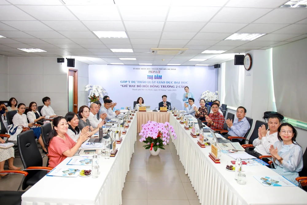 Sôi nổi buổi tọa đàm “Góp ý dự thảo Luật Giáo dục ĐH: Giữ hay bỏ hội đồng trường hai cấp?'