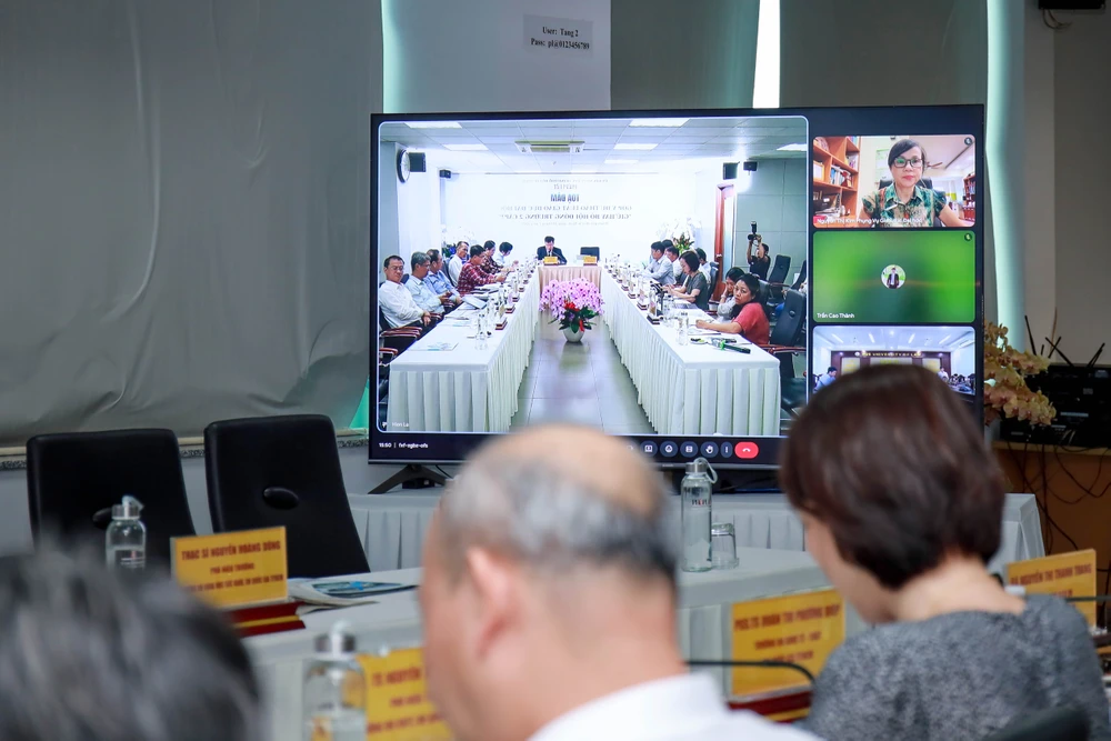 Hoi-dong-truong - Luat-giao-duc dai-hoc-sua-doi (8).jpg