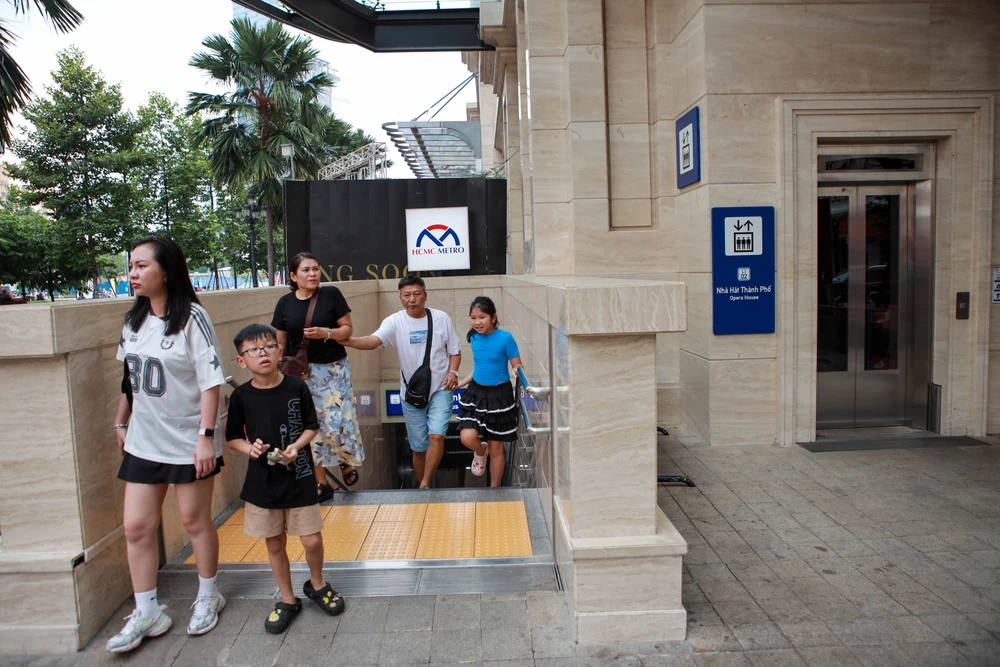 Ga metro Nhà hát Thành phố kết nối trung tâm thương mại (17).jpg