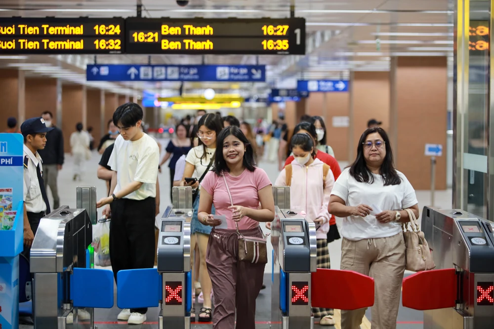 Ga metro Nhà hát Thành phố kết nối trung tâm thương mại (26).jpg