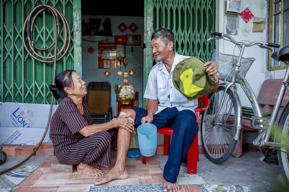  Người đàn ông giữ nghề bơm gas hột quẹt ở TPHCM (32).jpg