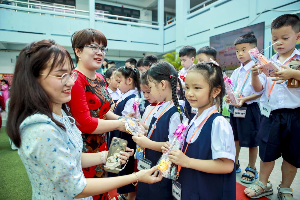 Học sinh lớp 1- TPHCM (12).jpg