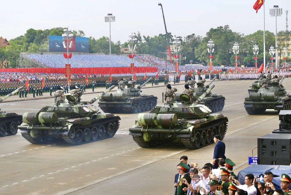 Khí tài tổng duyệt diễu binh A80 (16).jpg