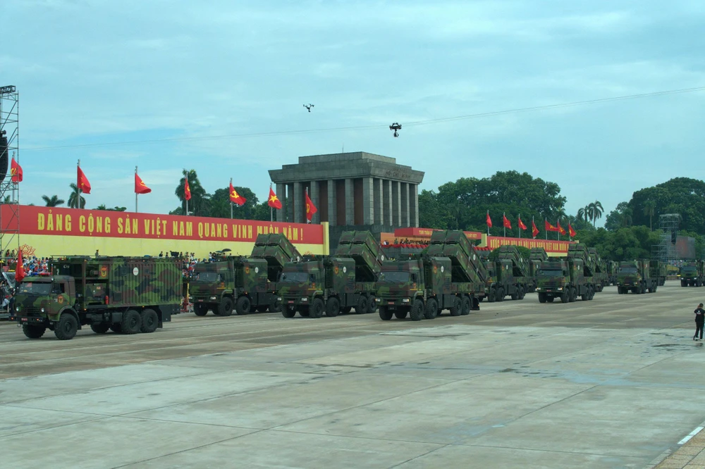 Khí tài tổng duyệt diễu binh A80 (24).jpg