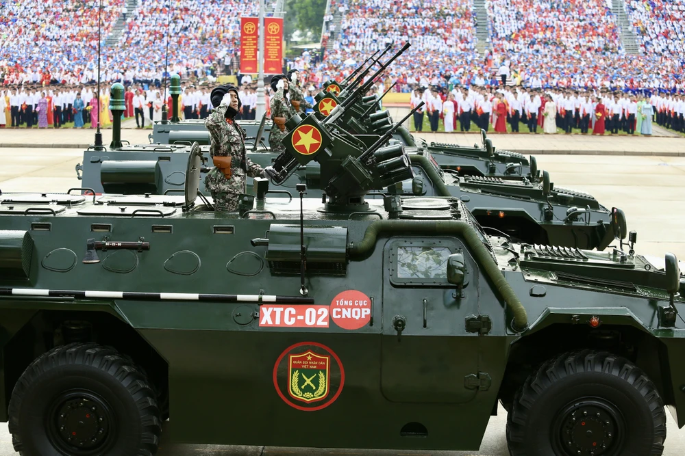 Khí tài tổng duyệt diễu binh A80 (7).jpg