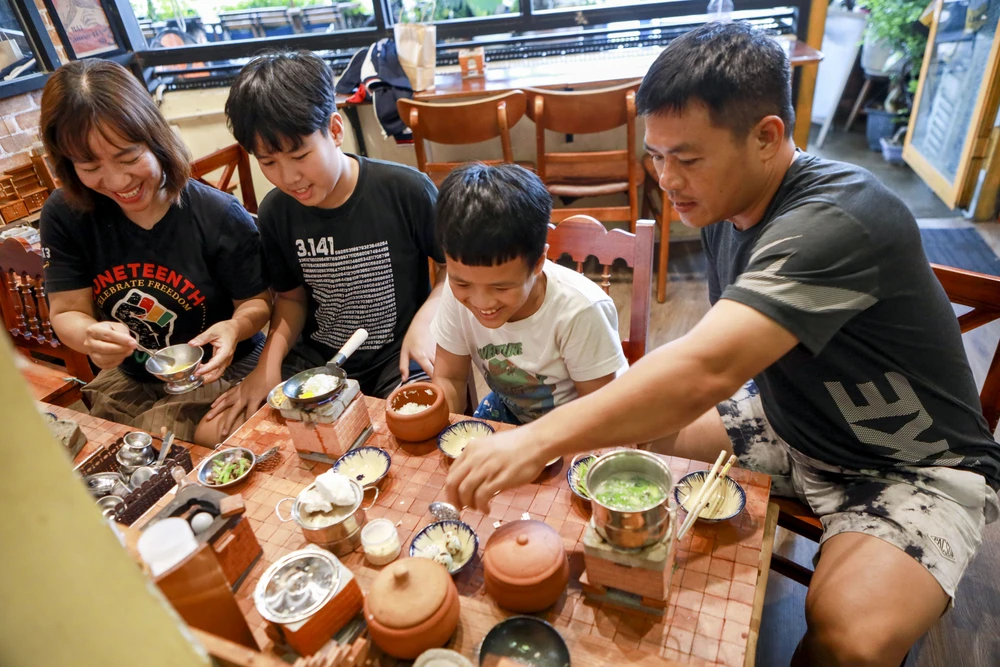 Bữa ăn tí hon (4).jpg