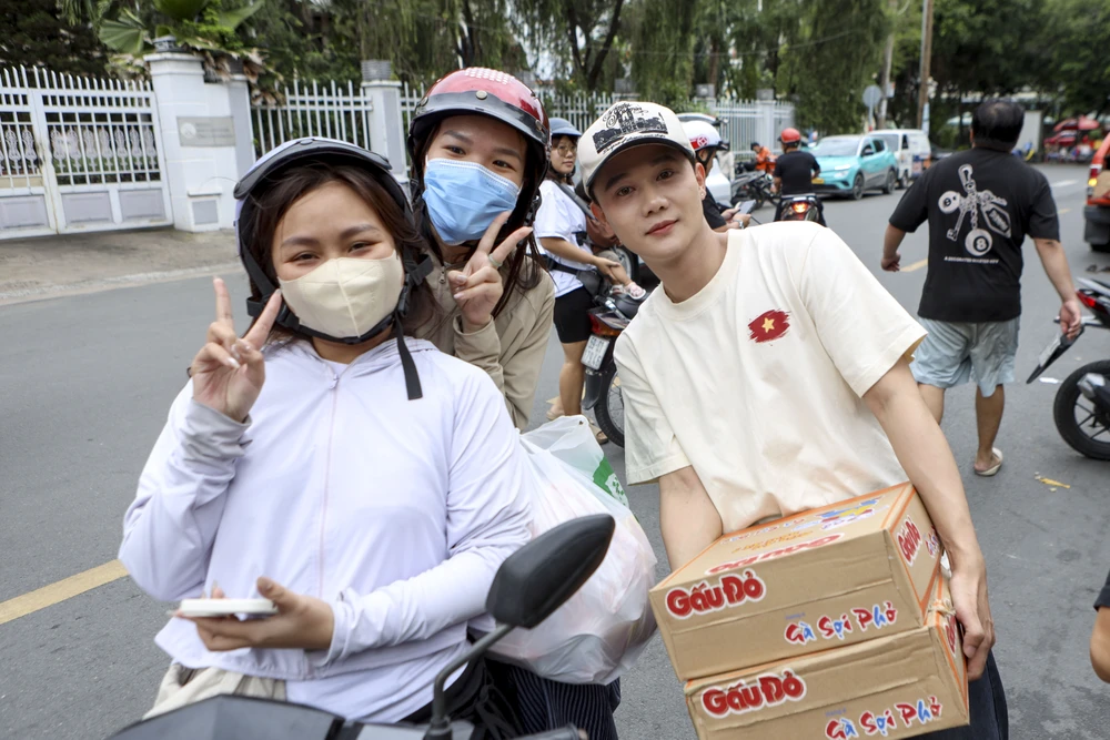 Cuu tro mien trung (3).jpg