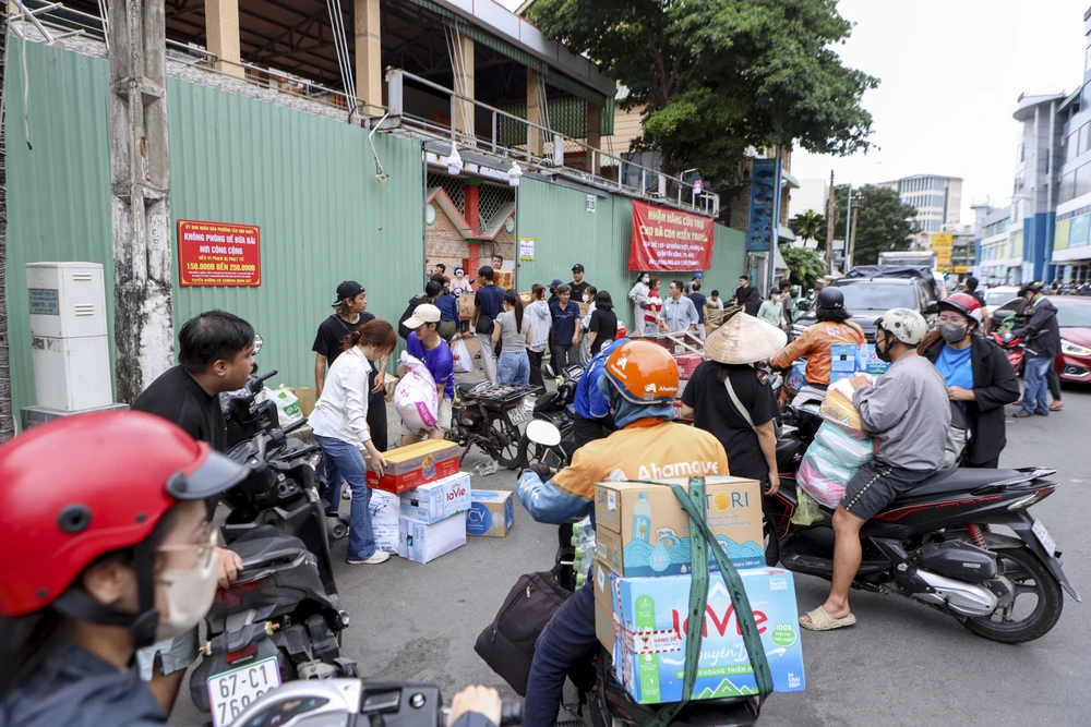 Cuu tro mien trung (5).jpg