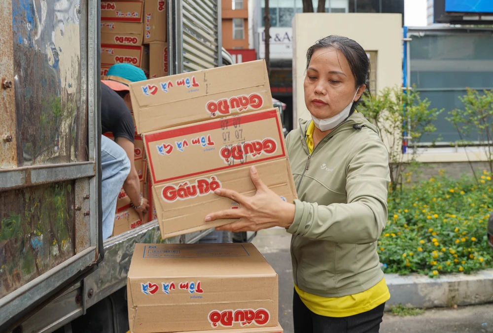 Cứu trợ miền Trung (8).jpg