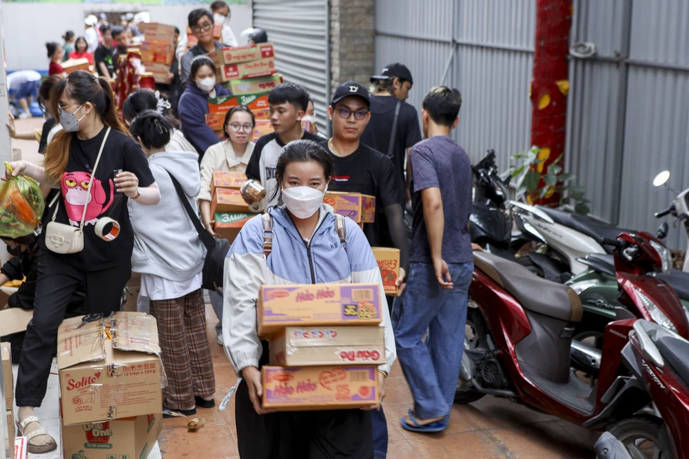 Cuu tro mien trung (9).jpg