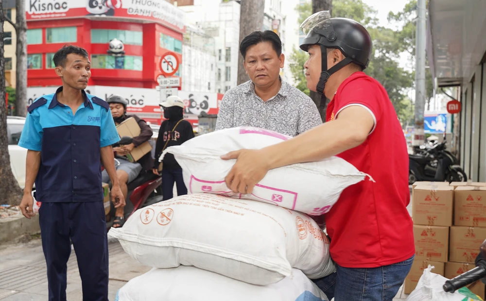 Cứu trợ miền Trung - HCTĐ (6).jpg