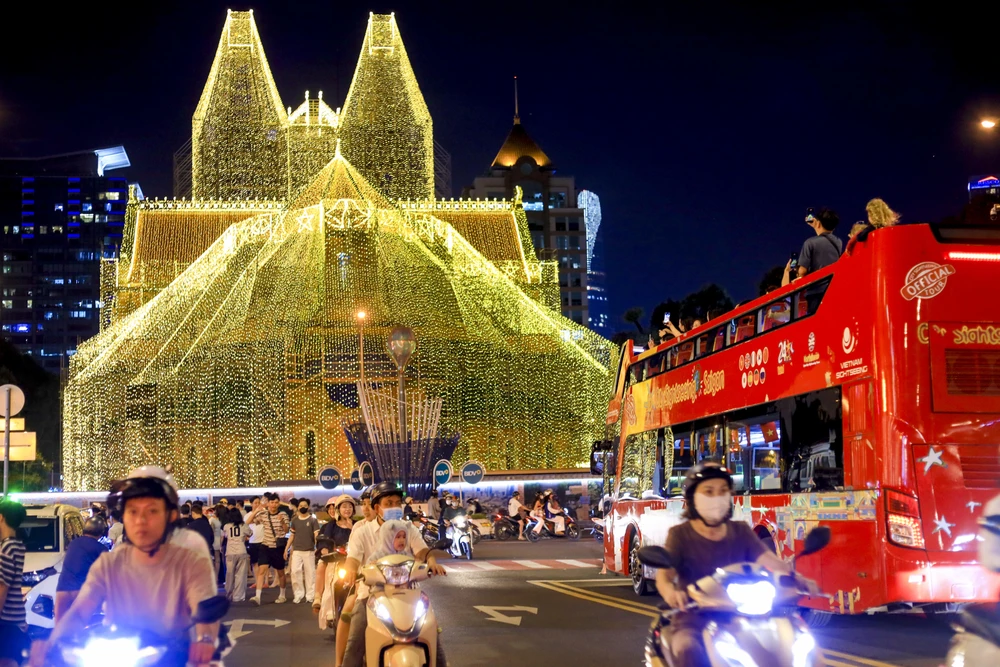 Nha tho Duc Ba Sai Gon (3).jpg