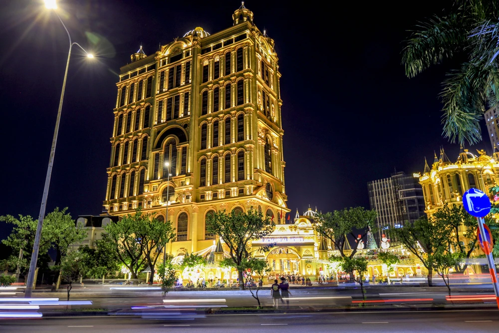 Lau dai giang sinh (1).jpg