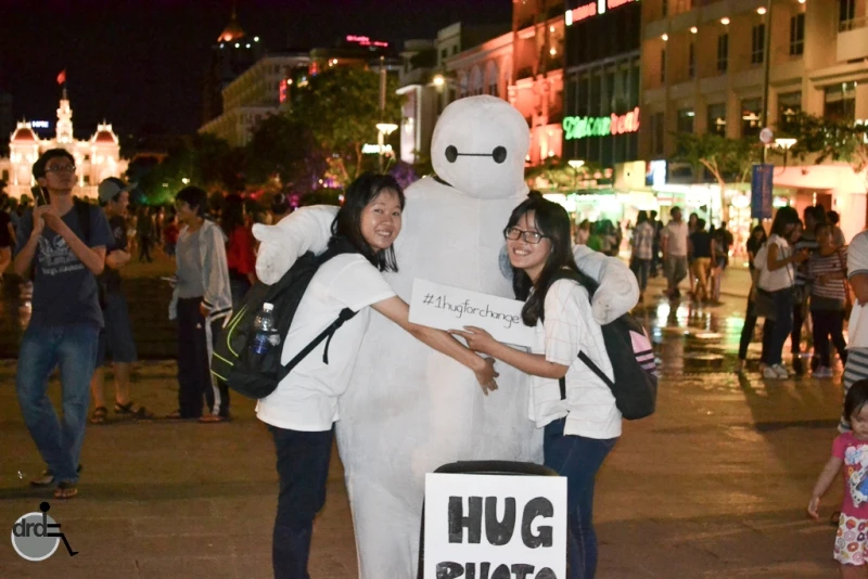 'Ôm' hướng về người khuyết tật ảnh 3