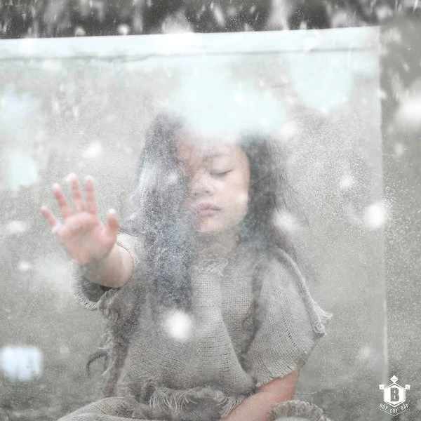 Bản sao Chipu hóa cô bé bán diêm lay động trái tim cộng đồng mạng ảnh 17