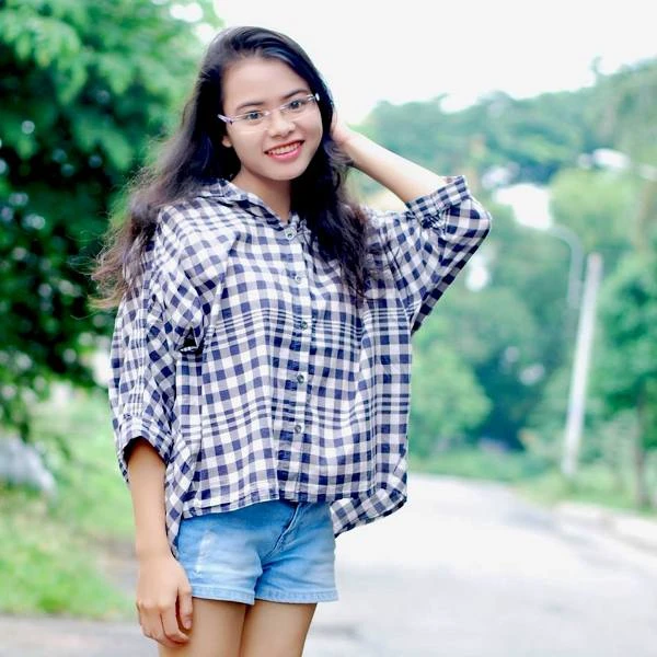 Hoa hậu Vầng trăng khuyết 2015 và chuyện bây giờ mới kể ảnh 2