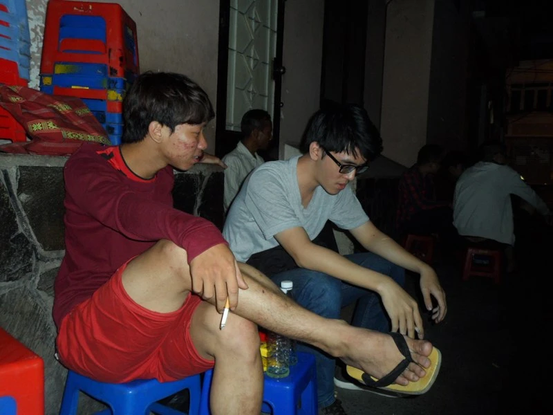 Mùng một tết, lai rai cà phê vợt cô Ba ảnh 6