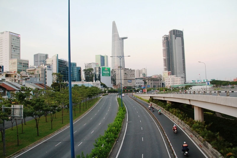 Phố Sài Gòn lãng mạn ngày đầu năm ảnh 20