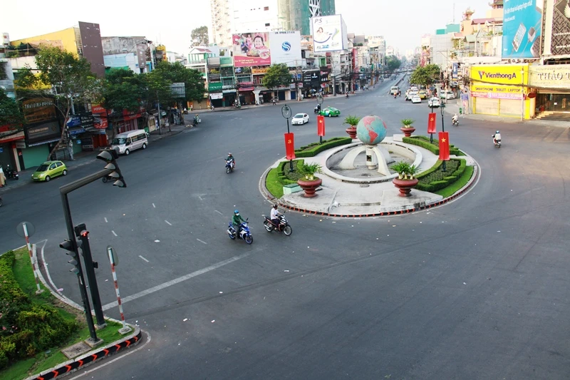 Phố Sài Gòn lãng mạn ngày đầu năm ảnh 9