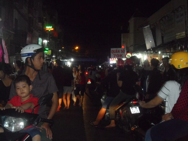 Chợ Hạnh Thông Tây đìu hiu vắng khách ngày đầu năm ảnh 9