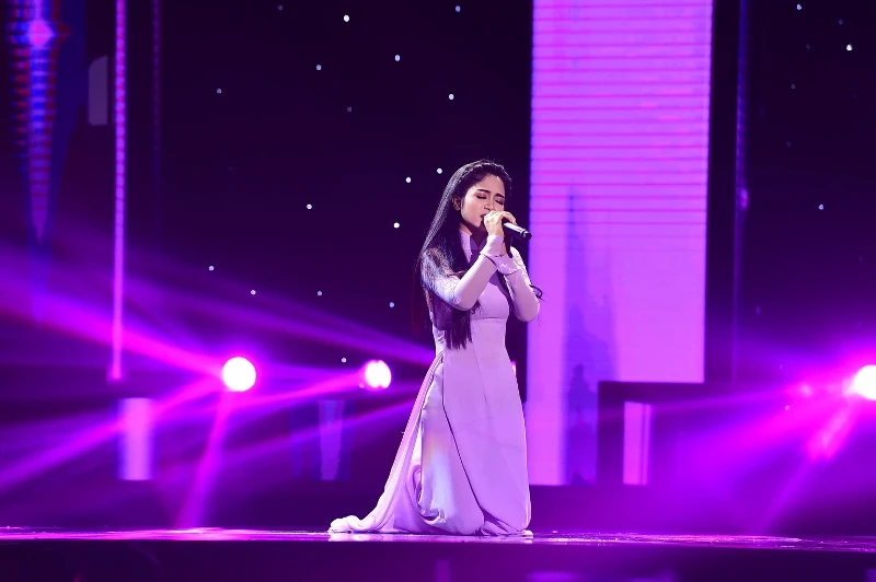 Thần tượng Bolero: 'Chàng trai ngân hàng khiến cả bốn HLV giành giật là ai?' ảnh 9