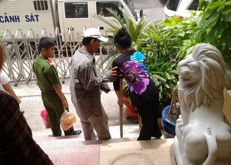 Người phụ nữ tàn tật, hết tội đánh bạc lại đi bán ma túy ảnh 1