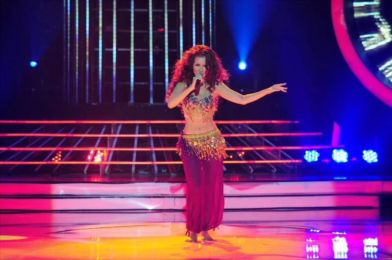 Hòa Minzy 'nổi loạn' cực giống Sơn Tùng M-TP ảnh 9