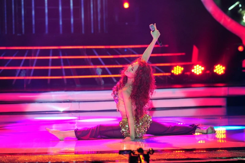 Hòa Minzy 'nổi loạn' cực giống Sơn Tùng M-TP ảnh 10