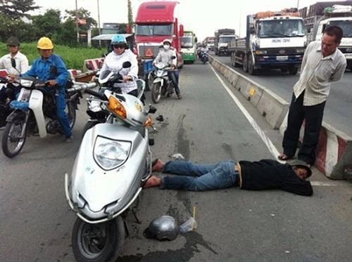 lam-nguoi-tot-cung-kho1