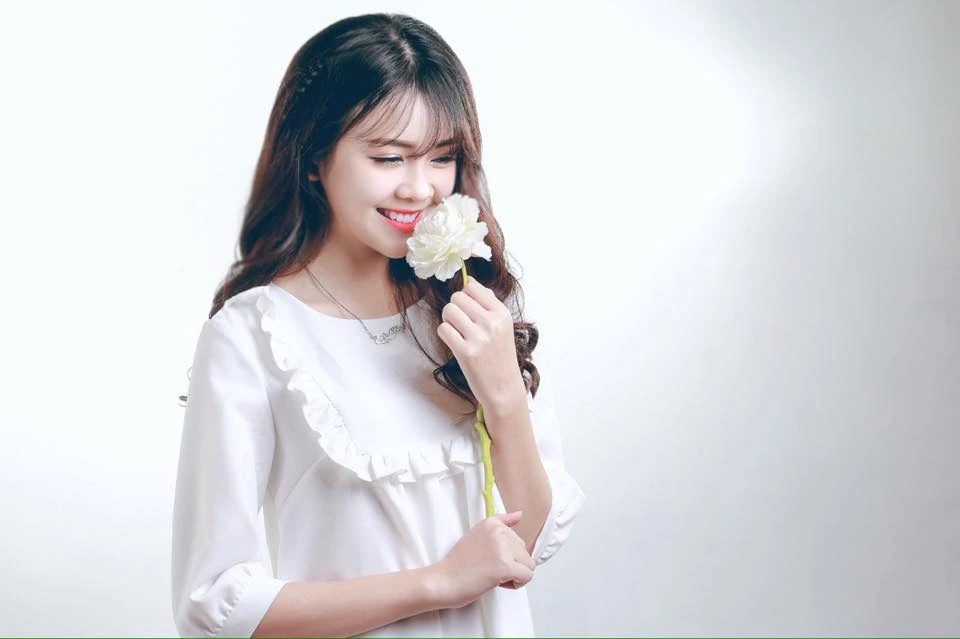 Vẻ đẹp ngọt ngào của nữ sinh tuổi 17