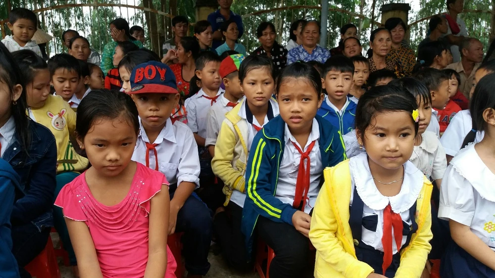 'Má bảo, có học bổng rồi thì đi học thôi!' ảnh 4