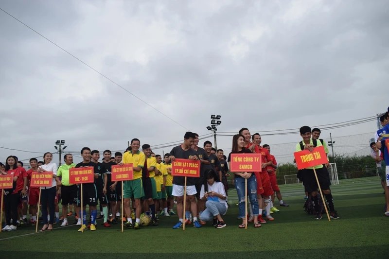 tranh tài bóng đá