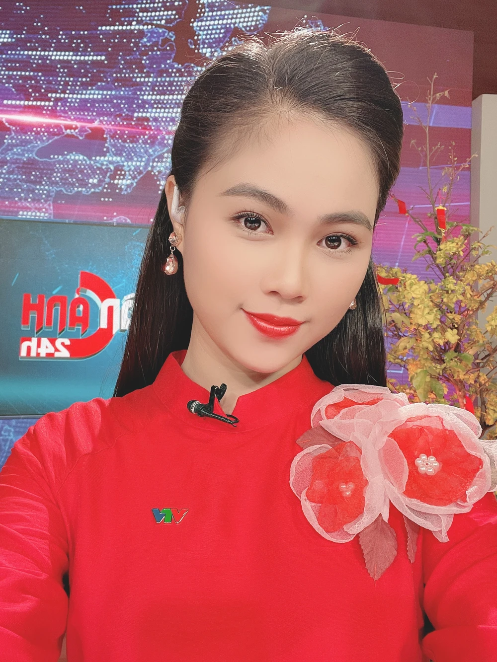 Hoa khôi Phương Thảo bảo vệ thành công luận văn thạc sĩ ảnh 5