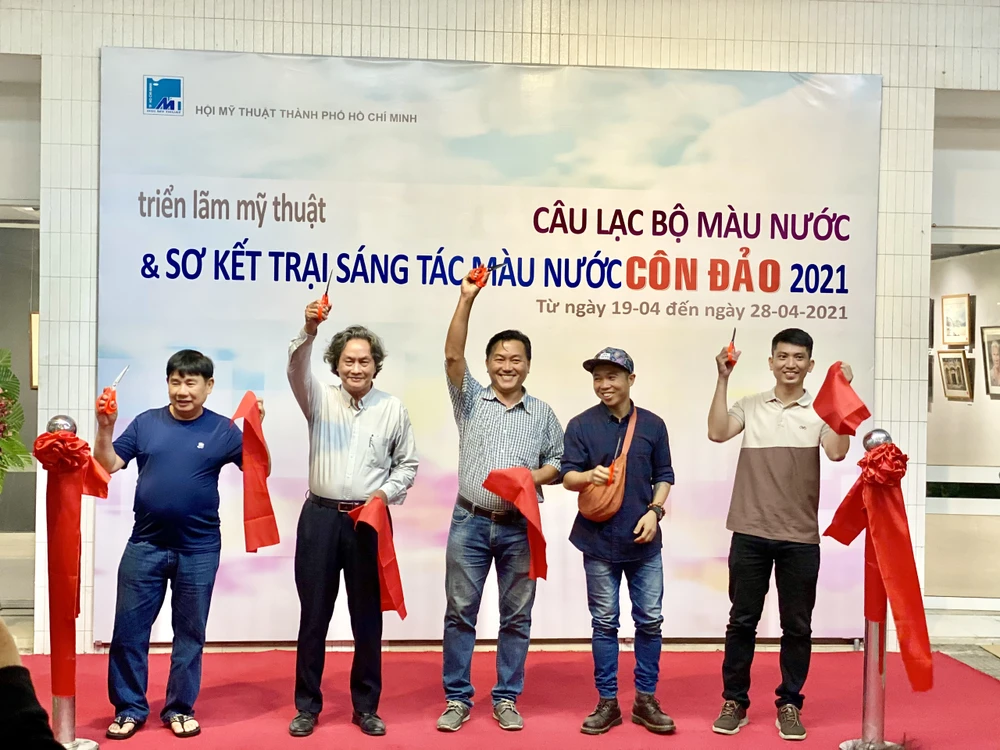 Triển lãm tranh màu nước về địa ngục trần gian Côn Đảo ảnh 3