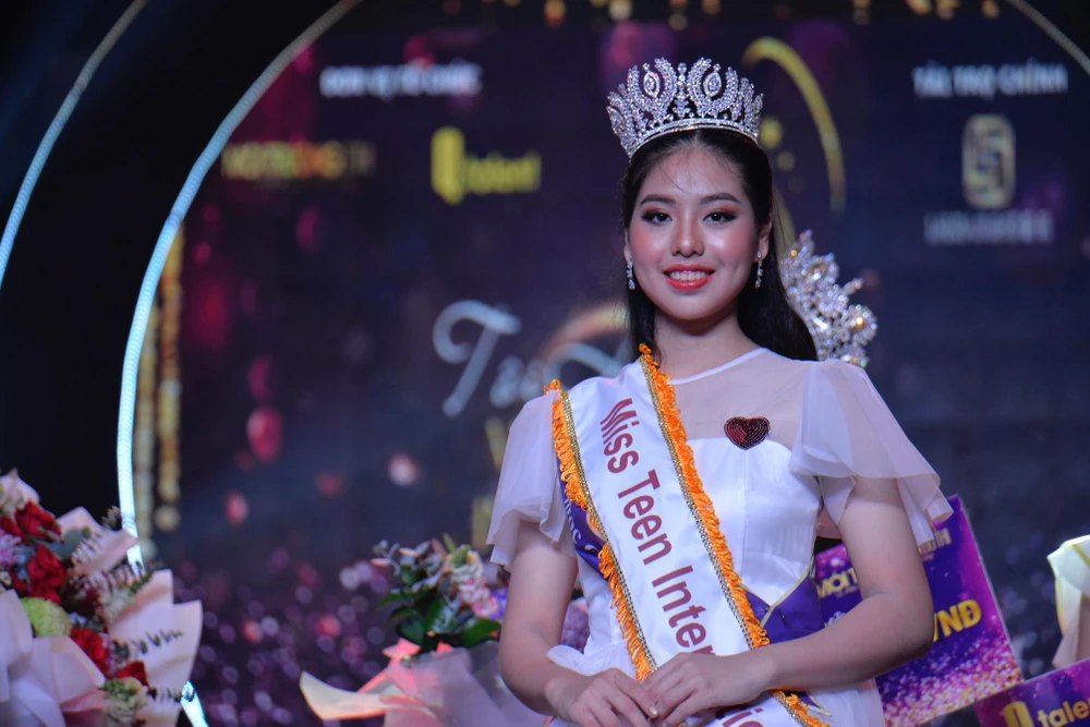 Hoa hậu Ngô Ngọc Gia Hân: "Phương Nga cầu tiến, không ngừng học học, cố gắng". Ảnh: NGUYỄN TRÀ