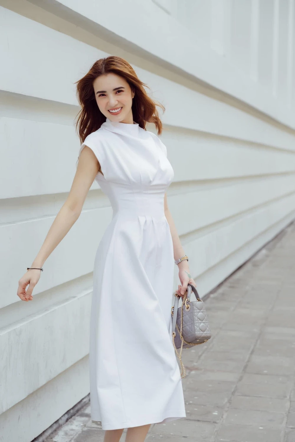 Lê Khánh Chi em gái Công Vinh sở hữu nhan sắc xinh đẹp, ngọt ngào Lê Khánh Chi em gái Công Vinh sở hữu nhan sắc xinh đẹp, ngọt ngào