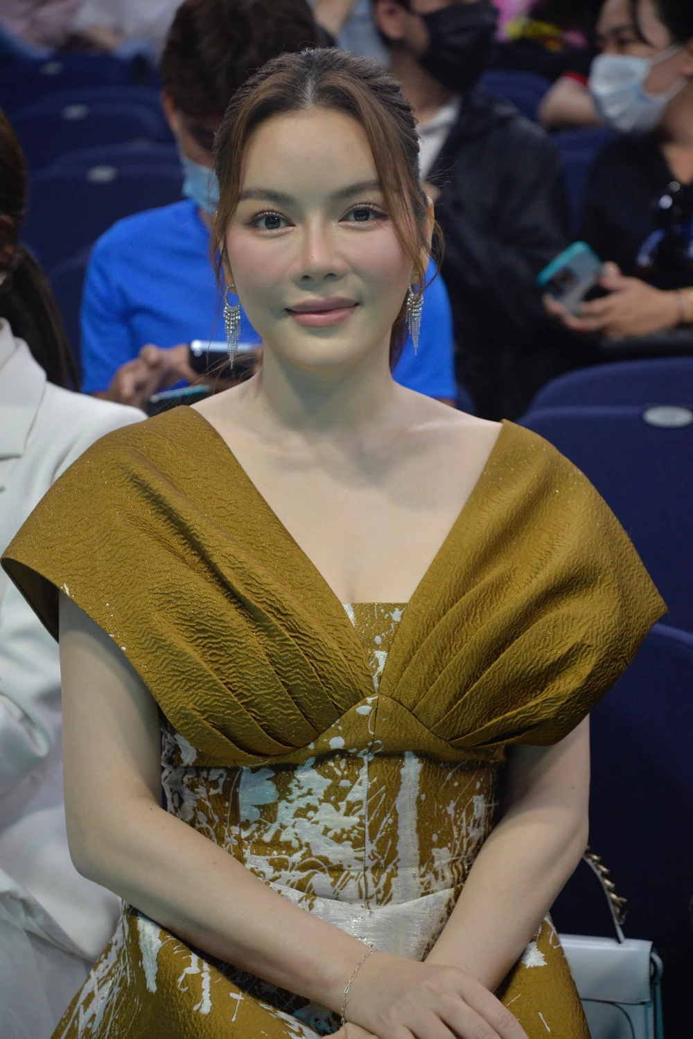 "Đừng tô vẽ. Hãy để bộ phim ra đời một cách trong sáng và xứng đáng nhất"- Lý Nhã Kỳ. Ảnh: NGUYỄN TRÀ "Đừng tô vẽ. Hãy để bộ phim ra đời một cách trong sáng và xứng đáng nhất"- Lý Nhã Kỳ. Ảnh: NGUYỄN TRÀ