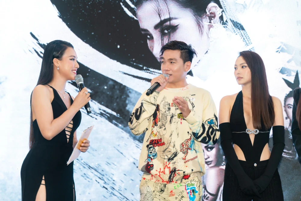 Sau ly hôn chồng Tây, MC Hoàng Oanh bận rộn với những lịch trình, sự kiện.