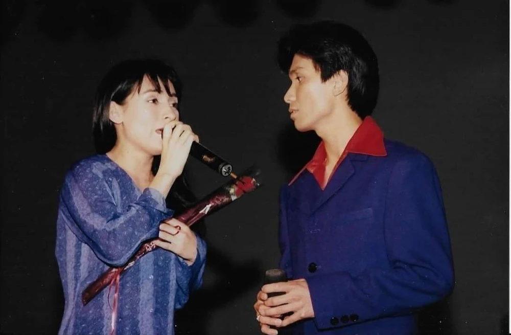 Phi Nhung Mạnh Quỳnh là đôi bạn ăn ý trên sân khấu và cả ngoài đời thực. Ảnh: FBNV