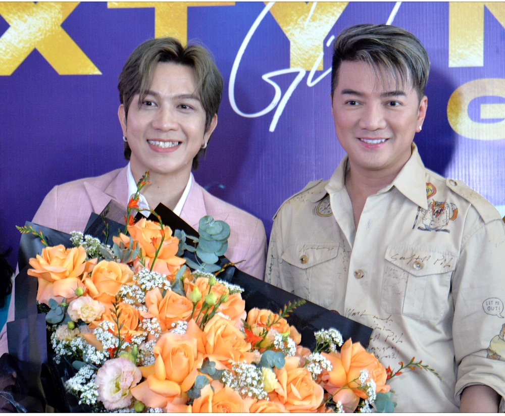 Đàm Vĩnh Hưng đến vui cùng học trò. Ảnh: NGUYỄN TRÀ