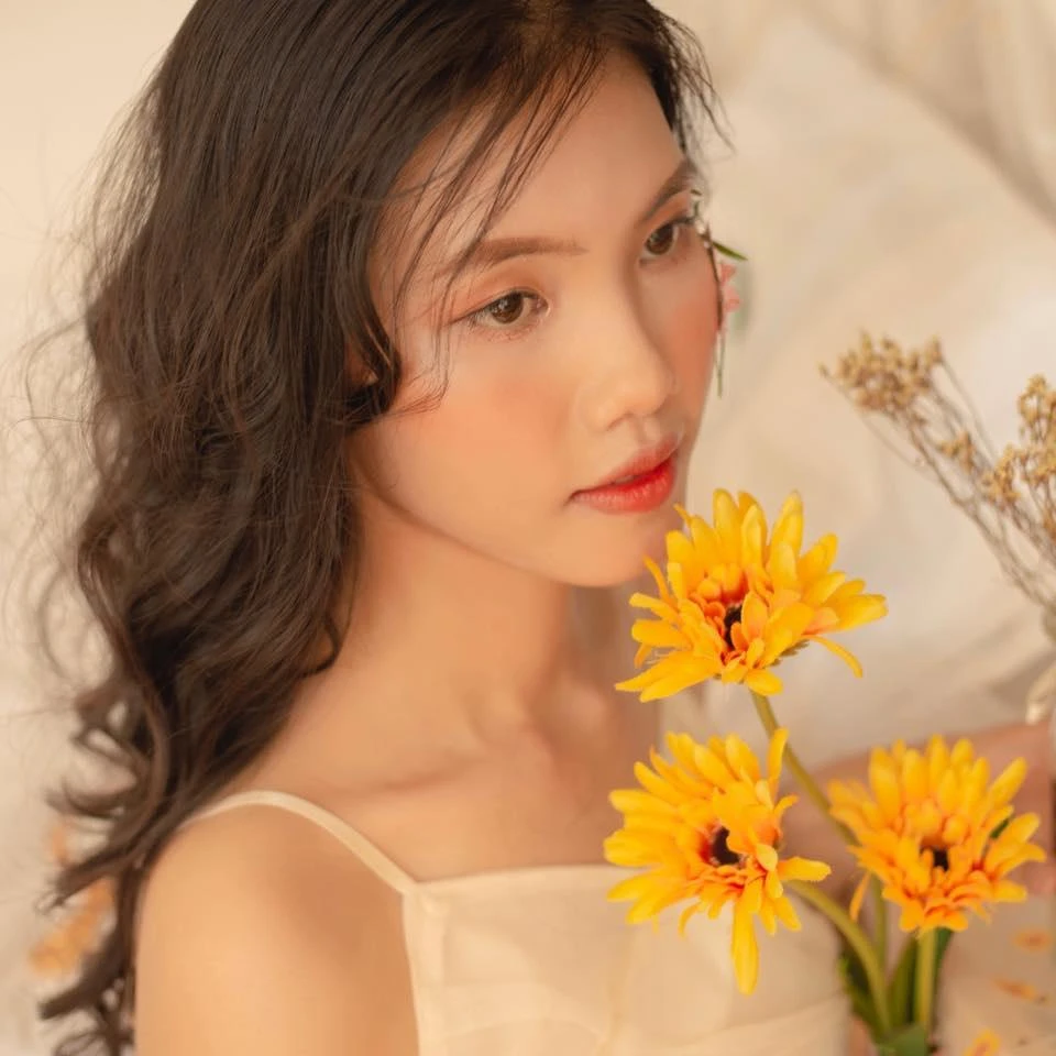 Nguyễn Thị Hiếu Top 5 chiến thắng Người đẹp áo dài