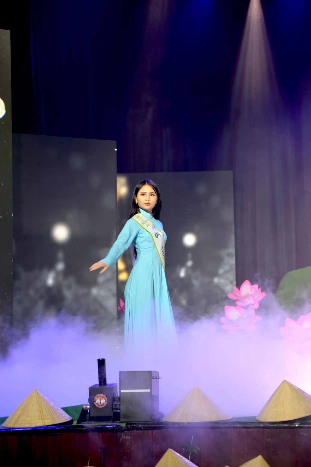 Thí sinh Hoa hậu Môi trường Việt Nam duyên dáng trong trang phục áo dài ảnh 15