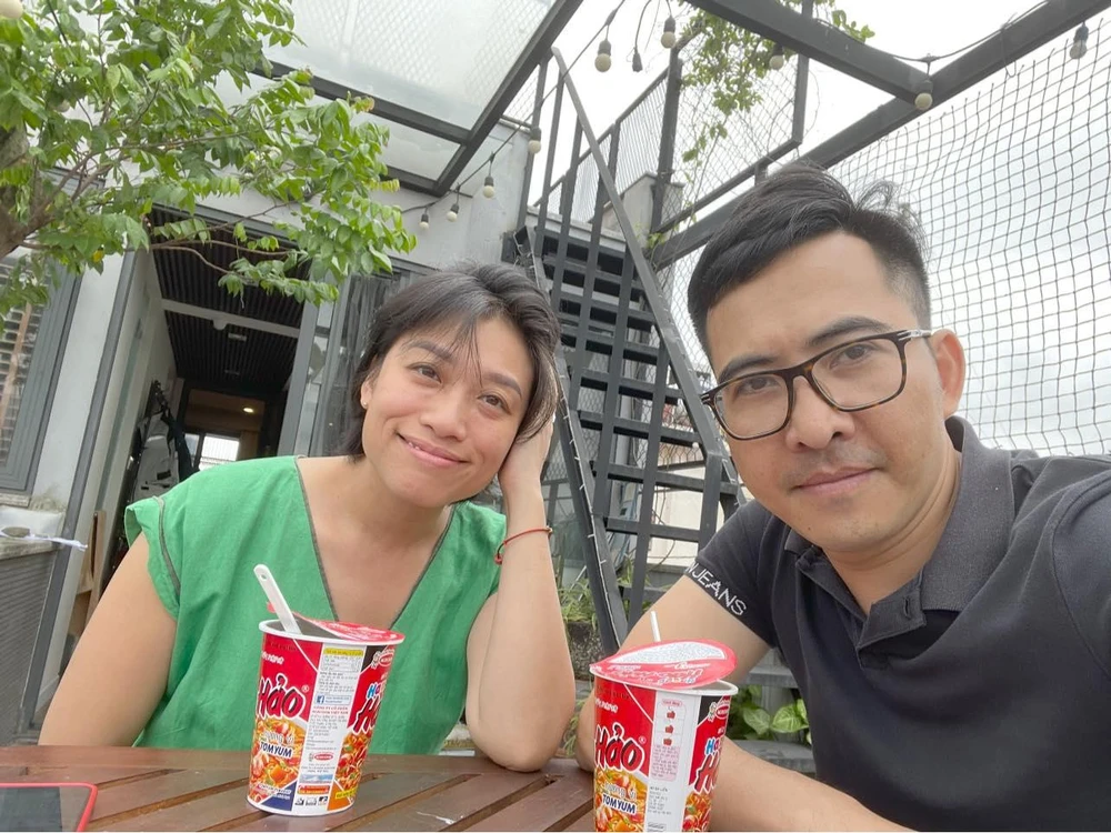 Đạo diễn Hoàng Công Cường và Quyền Cục trưởng Cục Nghệ thuật biểu diễn Trần Ly Ly. Ảnh: FBNV