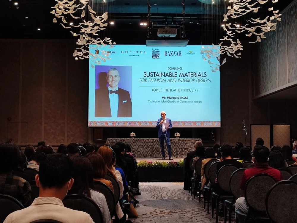 Ông Michele D’ercole- Chủ tịch Phòng Thương mại Ý tại Việt Nam chia sẻ tại Hội thảo. Ảnh: NGUYỄN TRÀ