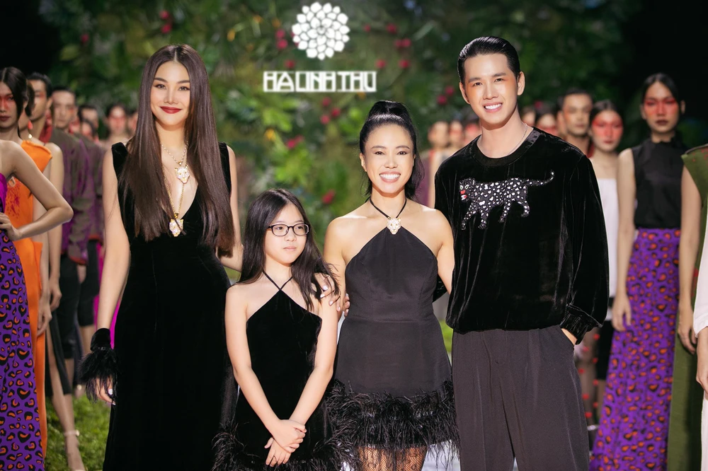 Minh Kha ghi dấu ấn khi đảm nhận vai trò vedette cùng siêu mẫu Thanh Hằng. Ảnh: Kiengcan Team