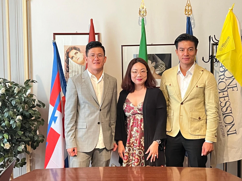 Hiếu Nguyễn nói rằng chuyến công tác đặc biệt lần này đã thay đổi tư duy, tầm nhìn trong lĩnh vực kinh doanh của anh.